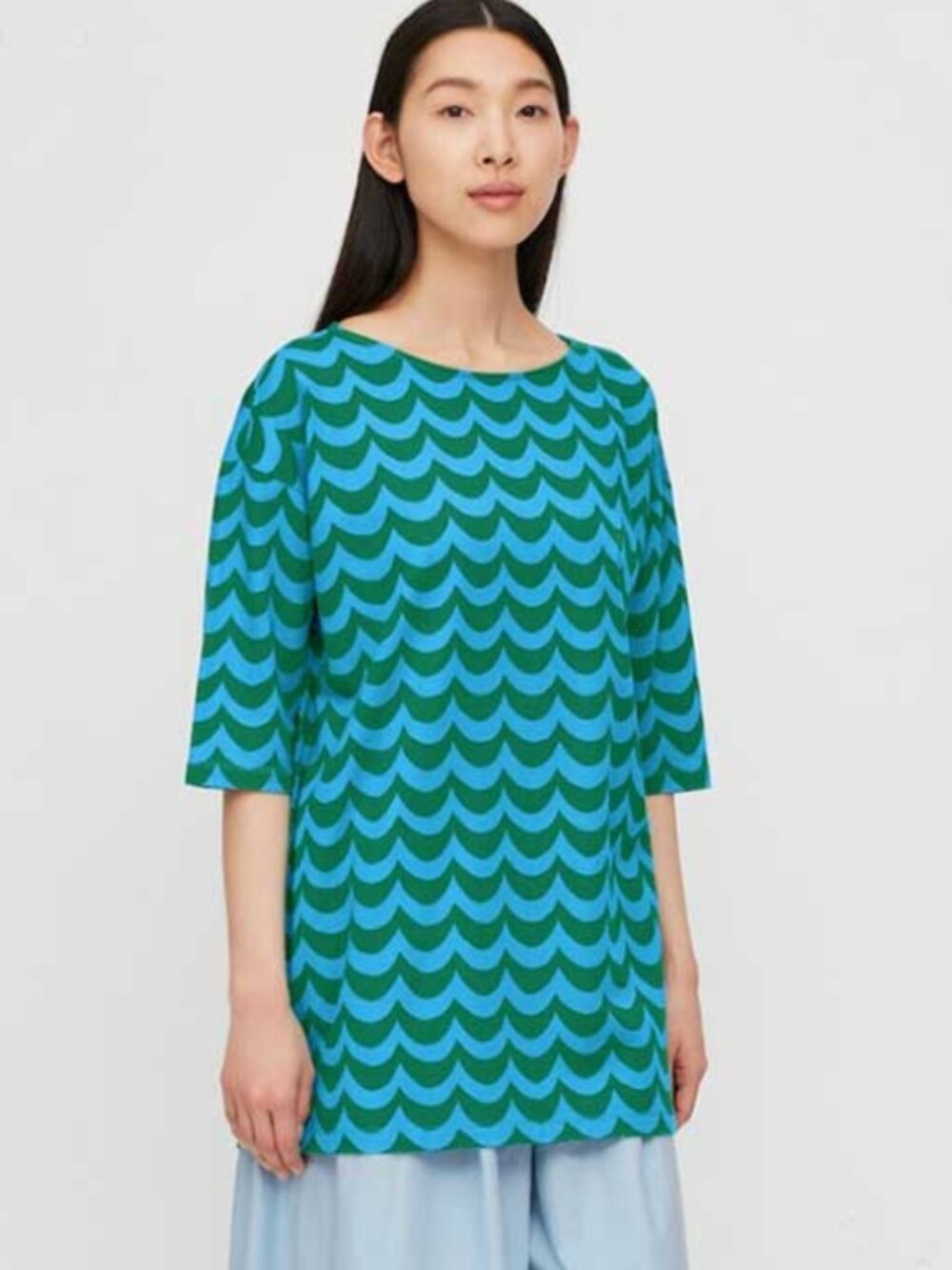 GUC Marimekko X Uniqlo: 3/4 Sleeve Tunic. Blue and Green Wave Print XXL